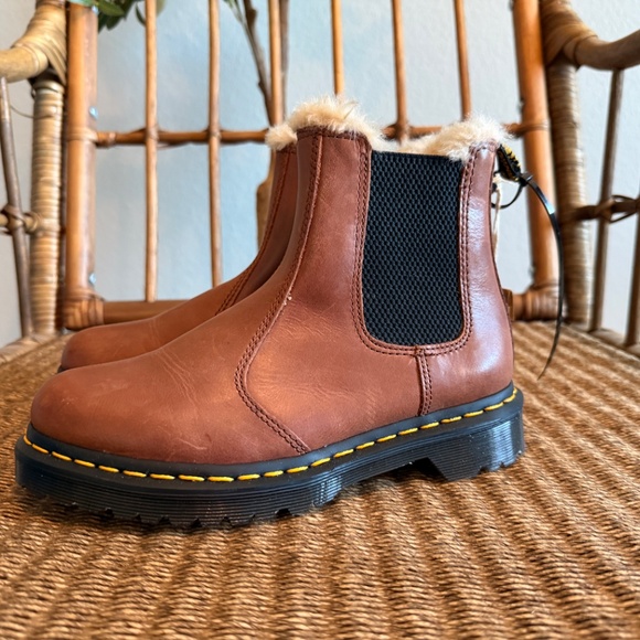 2976 LEONORE WOMEN'S FAUX FUR-LINED CHELSEA BOOTS, Size 6, NWT, Retail $180 - Picture 6 of 8